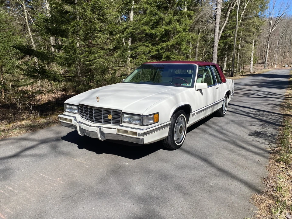 1992 Cadillac DeVille 6th Gen - Image 4 of 31