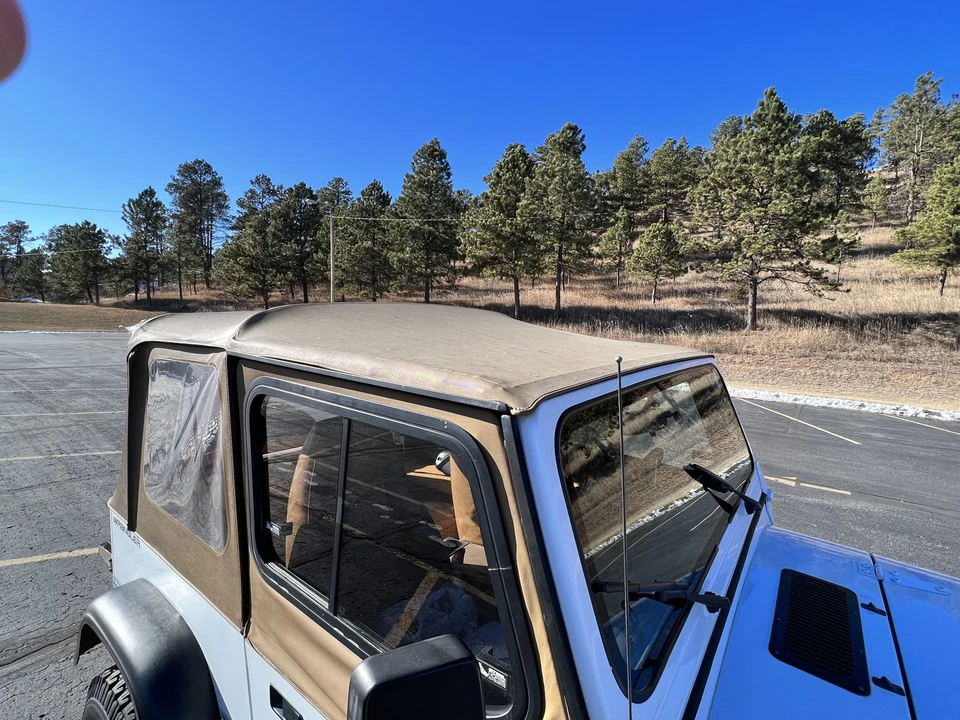 1992 Jeep YJ Wrangler - Image 21 of 31