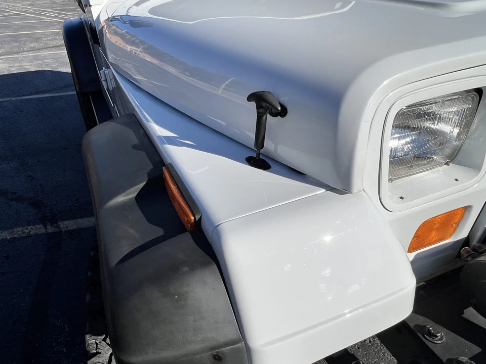 1992 Jeep YJ Wrangler - Image 20 of 31