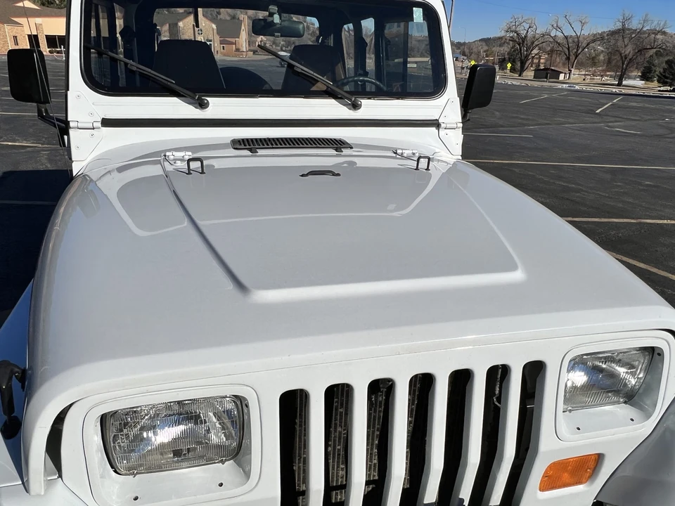 1992 Jeep YJ Wrangler - Image 17 of 31