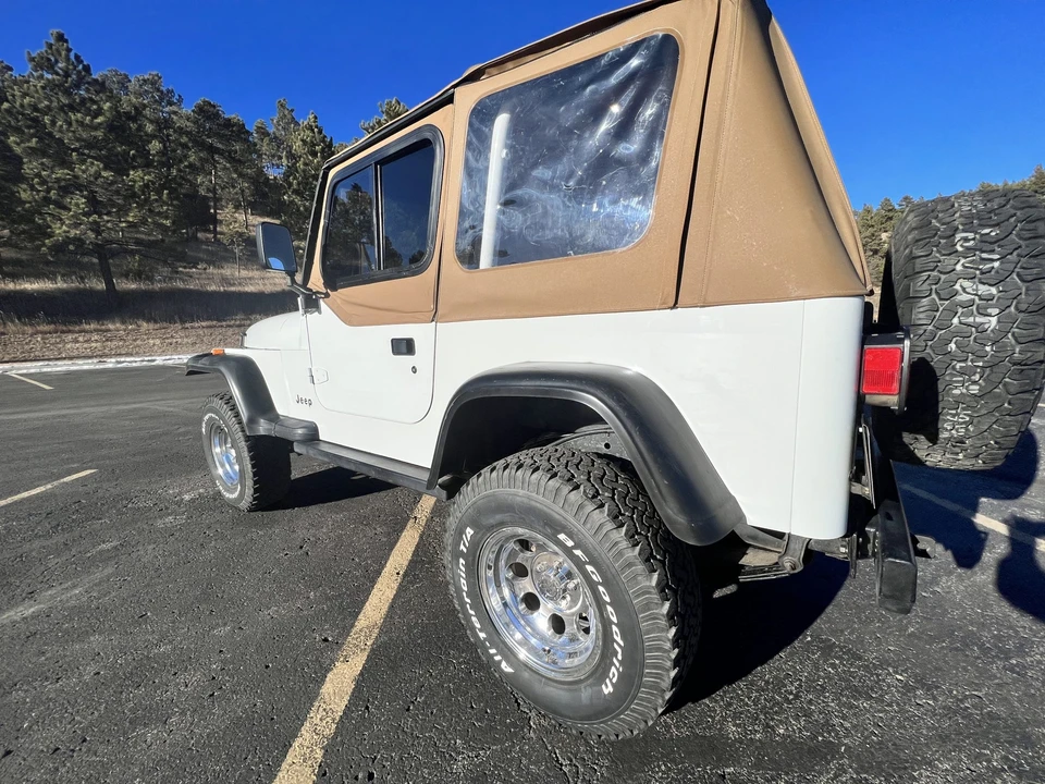 1992 Jeep YJ Wrangler - Image 24 of 31