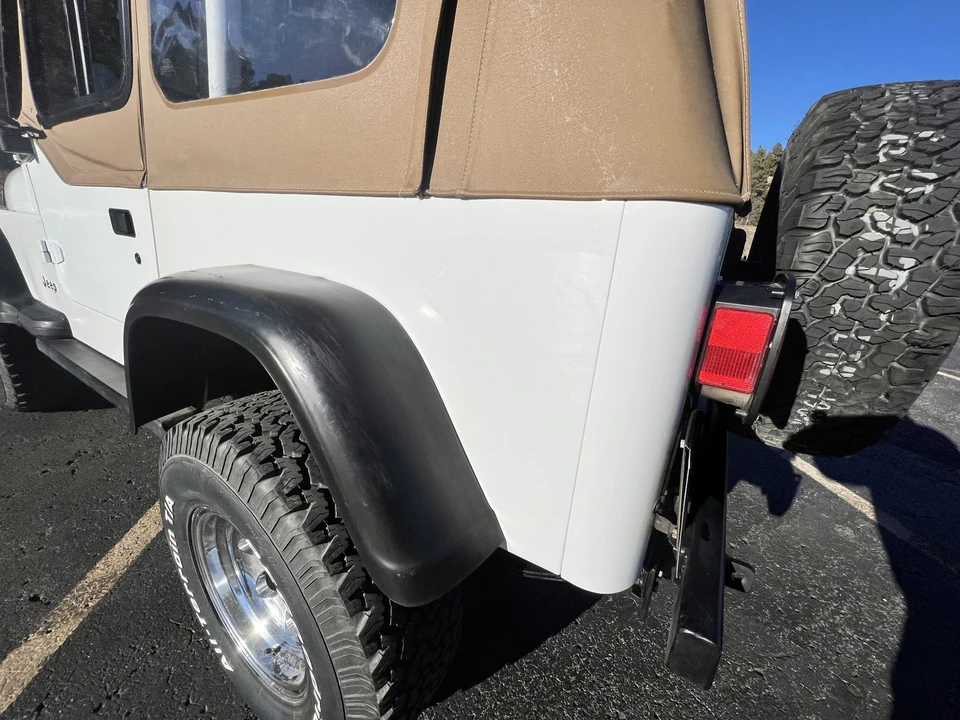 1992 Jeep YJ Wrangler - Image 25 of 31