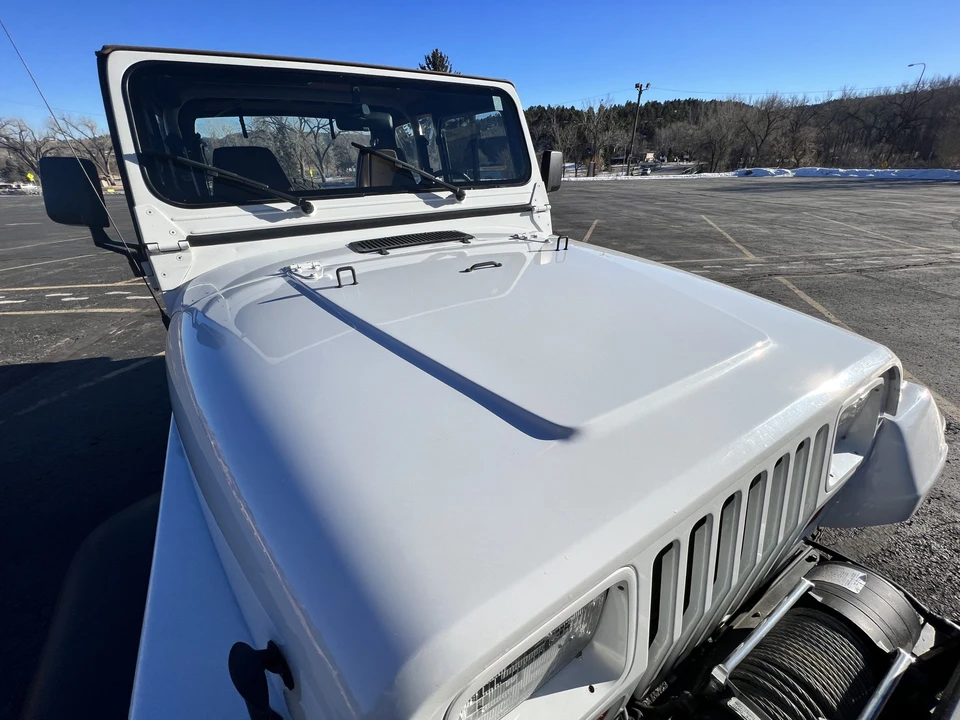 1992 Jeep YJ Wrangler - Image 19 of 31