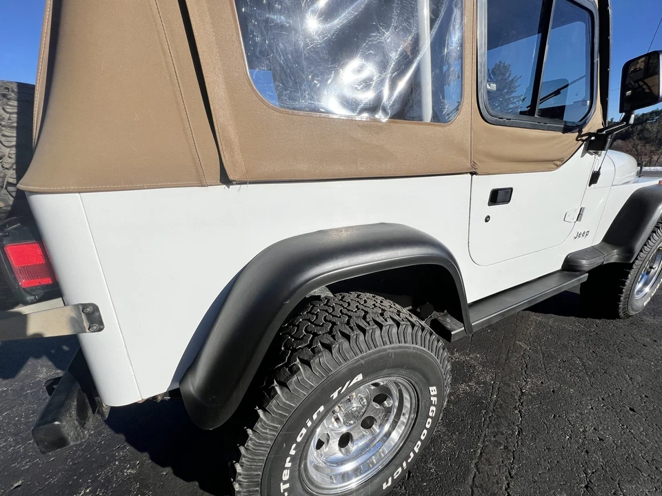 1992 Jeep YJ Wrangler - Image 23 of 31
