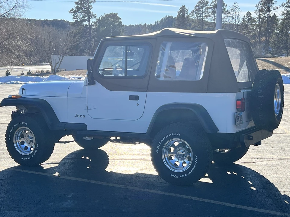 1992 Jeep YJ Wrangler - Image 10 of 31
