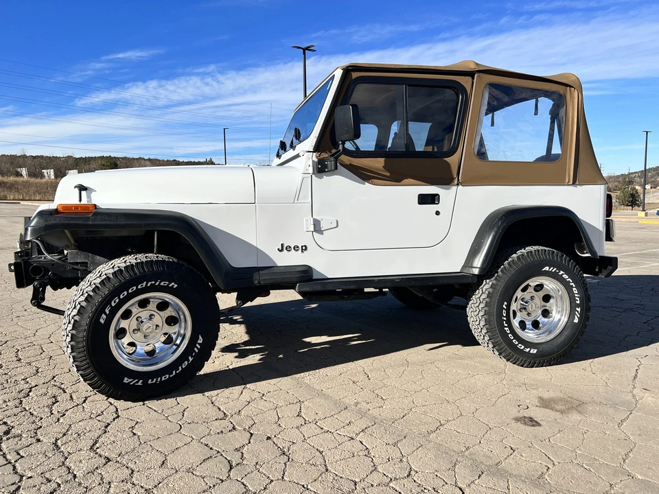 1992 Jeep YJ Wrangler - Image 6 of 31