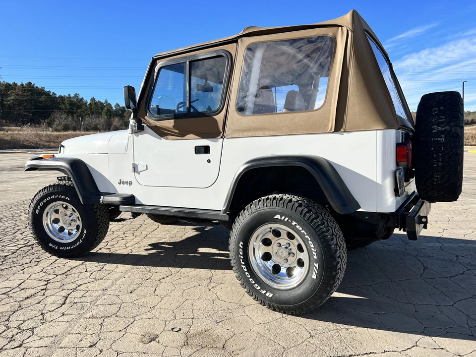 1992 Jeep YJ Wrangler - Image 8 of 31