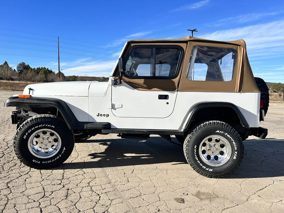 1992 Jeep YJ Wrangler - Image 5 of 31