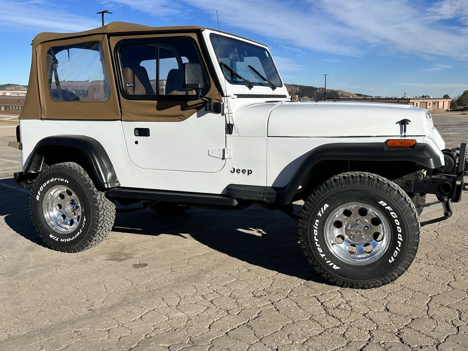 1992 Jeep YJ Wrangler - Image 15 of 31