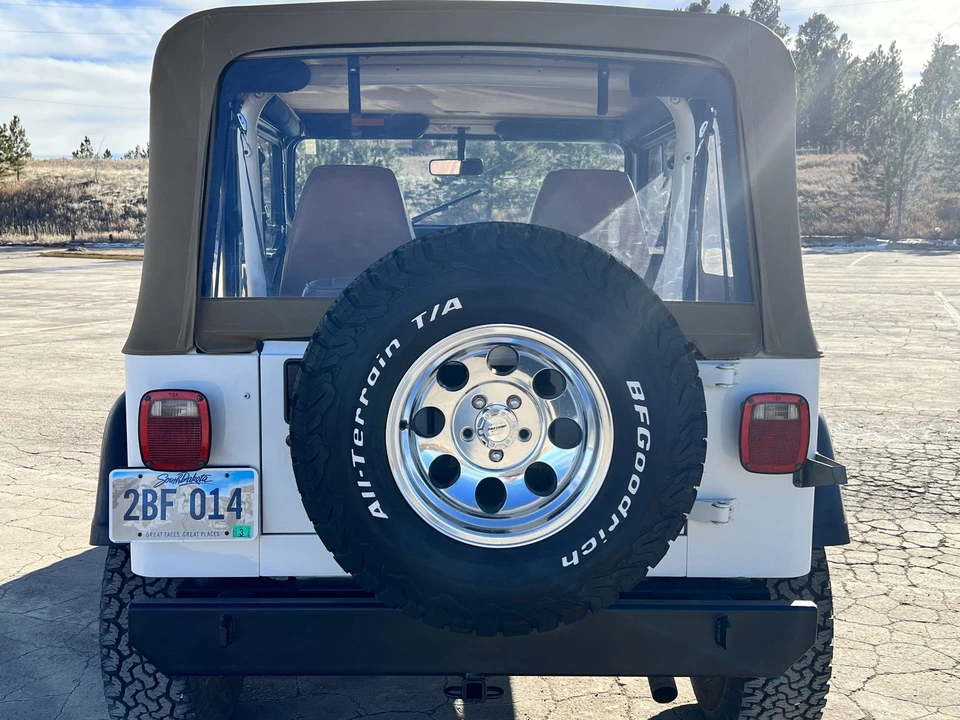 1992 Jeep YJ Wrangler - Image 12 of 31