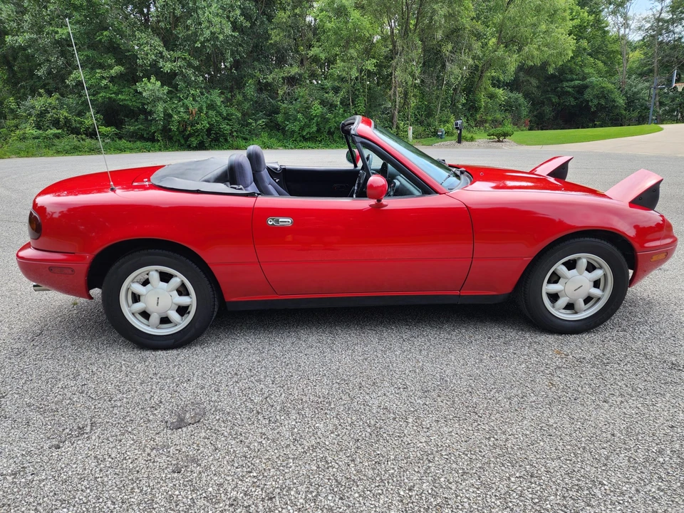 1992 Mazda NA MX-5 Miata - Image 26 of 31