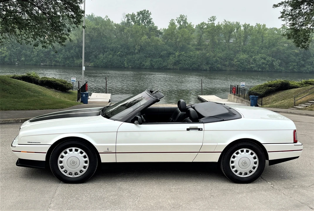 1993 Cadillac Allante - Image 27 of 31