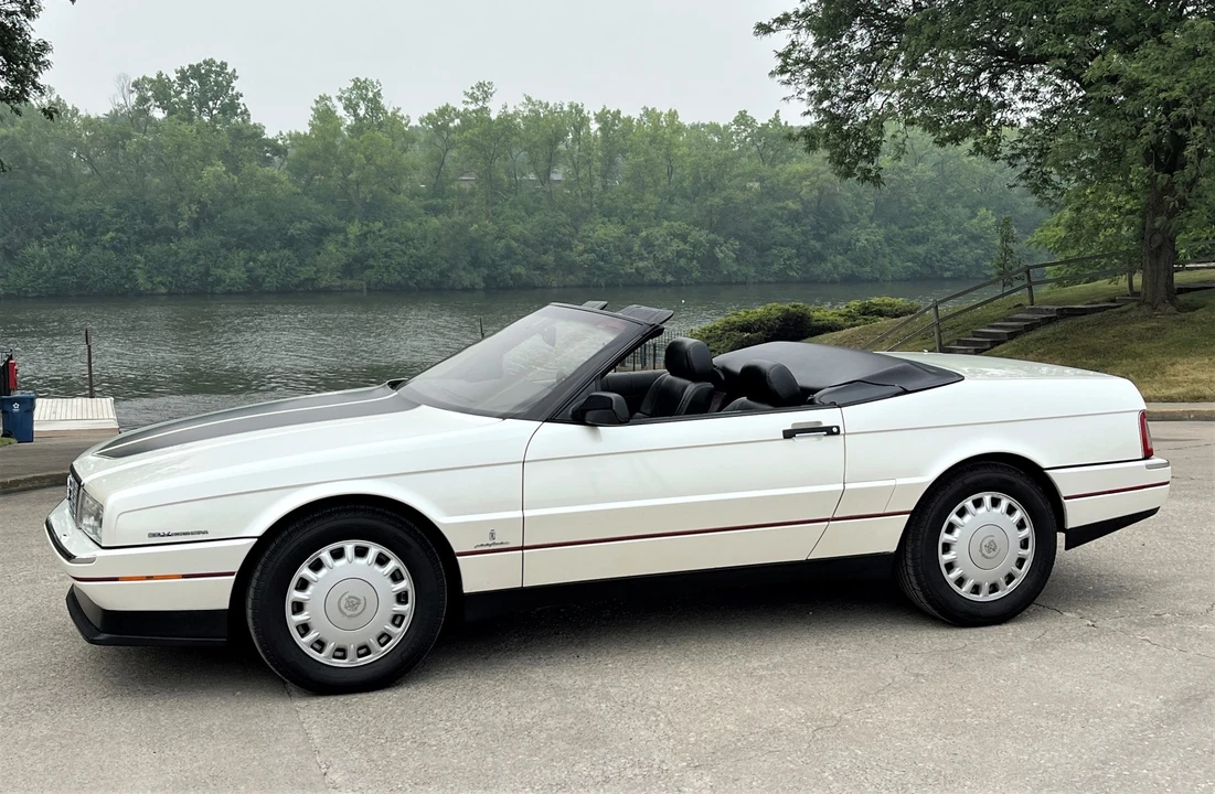 1993 Cadillac Allante - Image 28 of 31