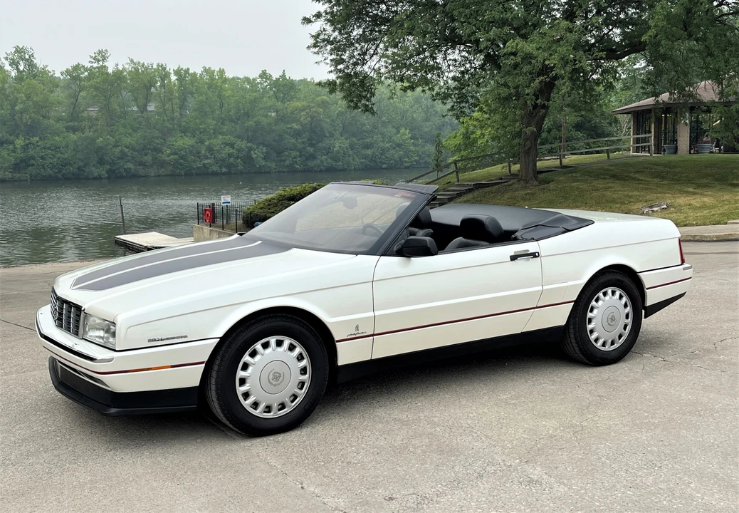 1993 Cadillac Allante - Image 29 of 31