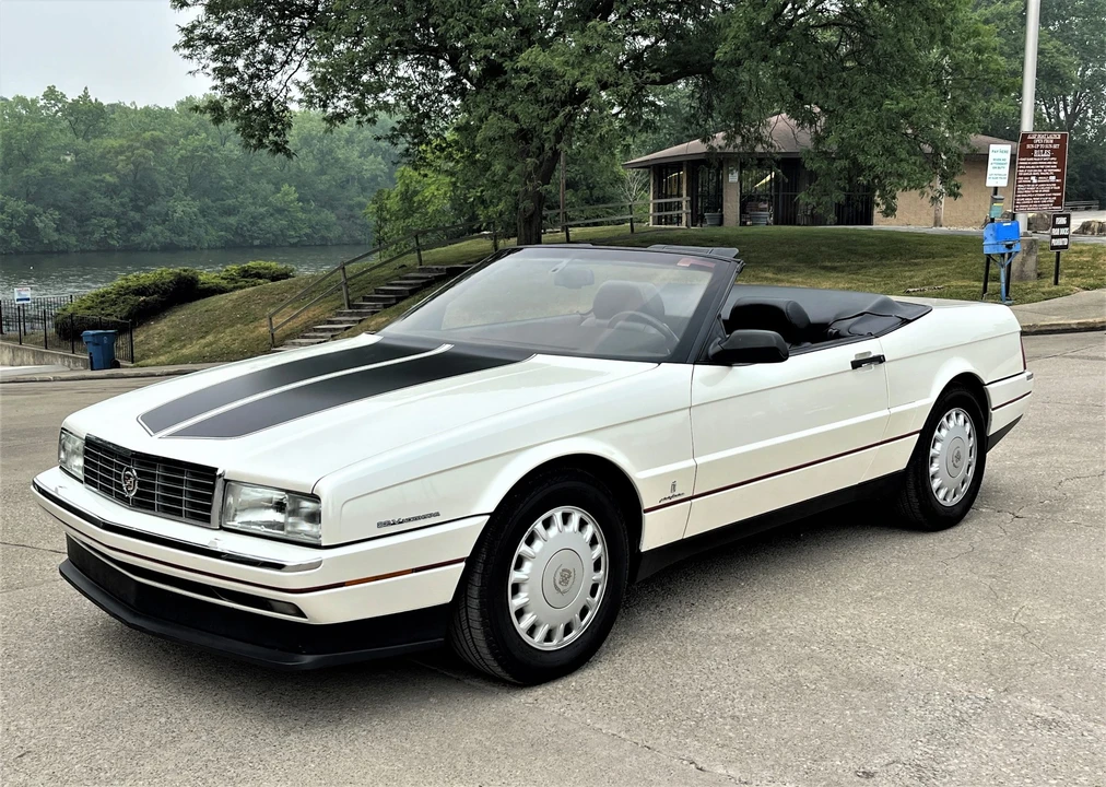 1993 Cadillac Allante - Image 2 of 31