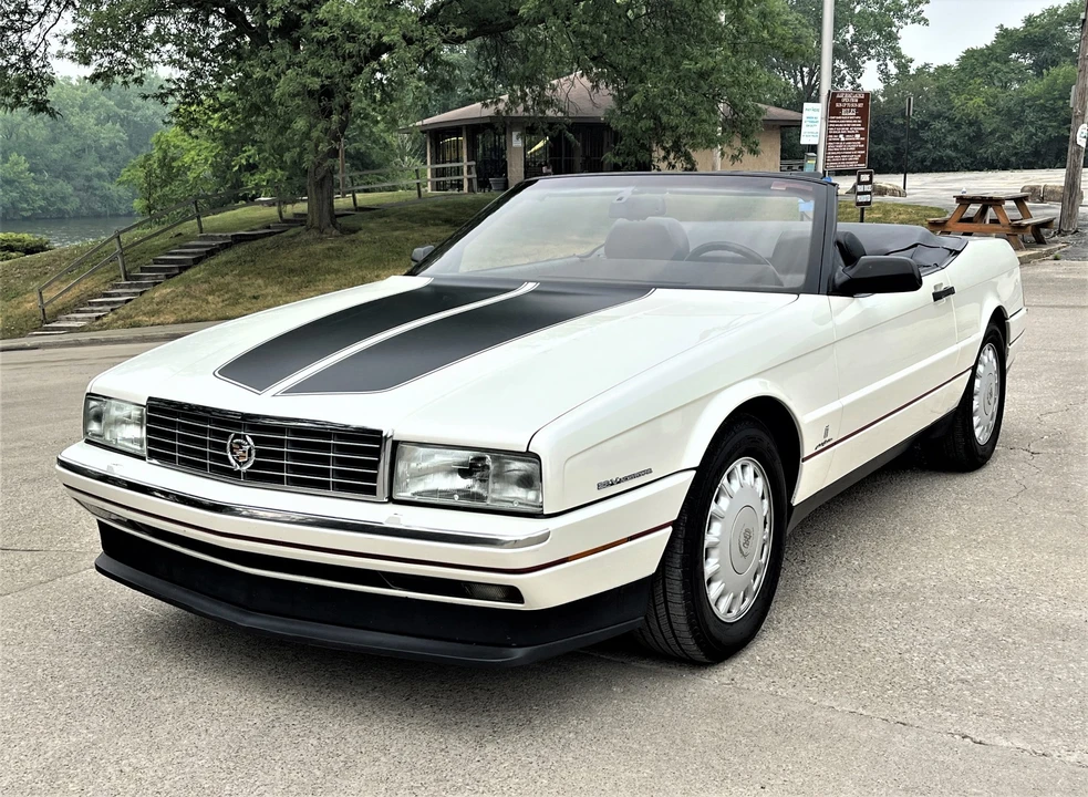 1993 Cadillac Allante - Image 3 of 31