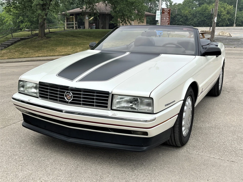 1993 Cadillac Allante - Image 4 of 31