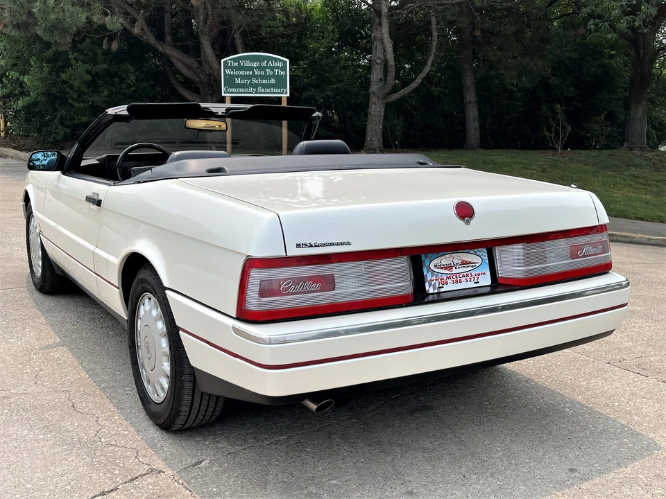 1993 Cadillac Allante - Image 22 of 31