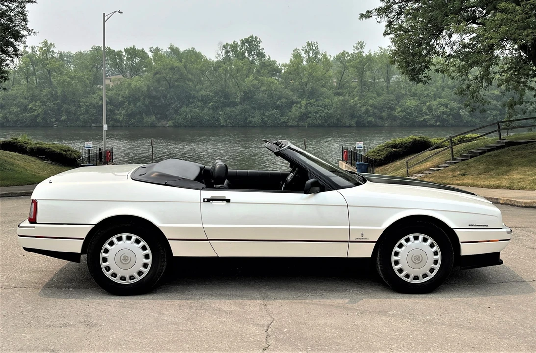 1993 Cadillac Allante - Image 14 of 31