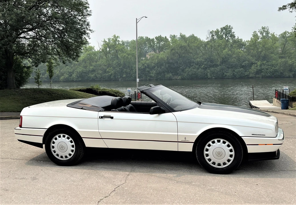 1993 Cadillac Allante - Image 13 of 31