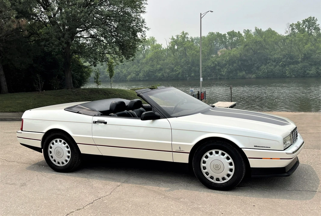 1993 Cadillac Allante - Image 12 of 31