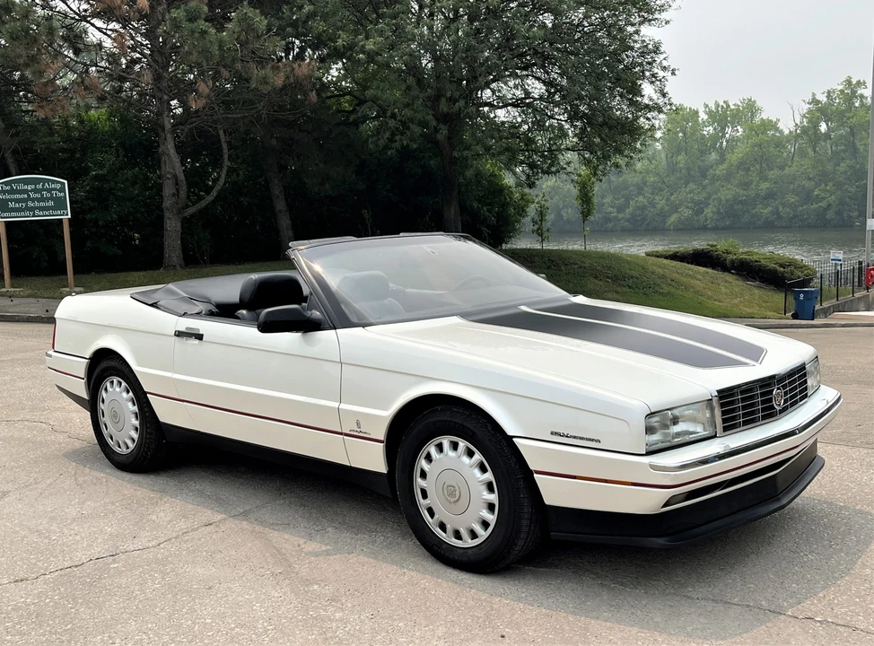 1993 Cadillac Allante - Image 10 of 31