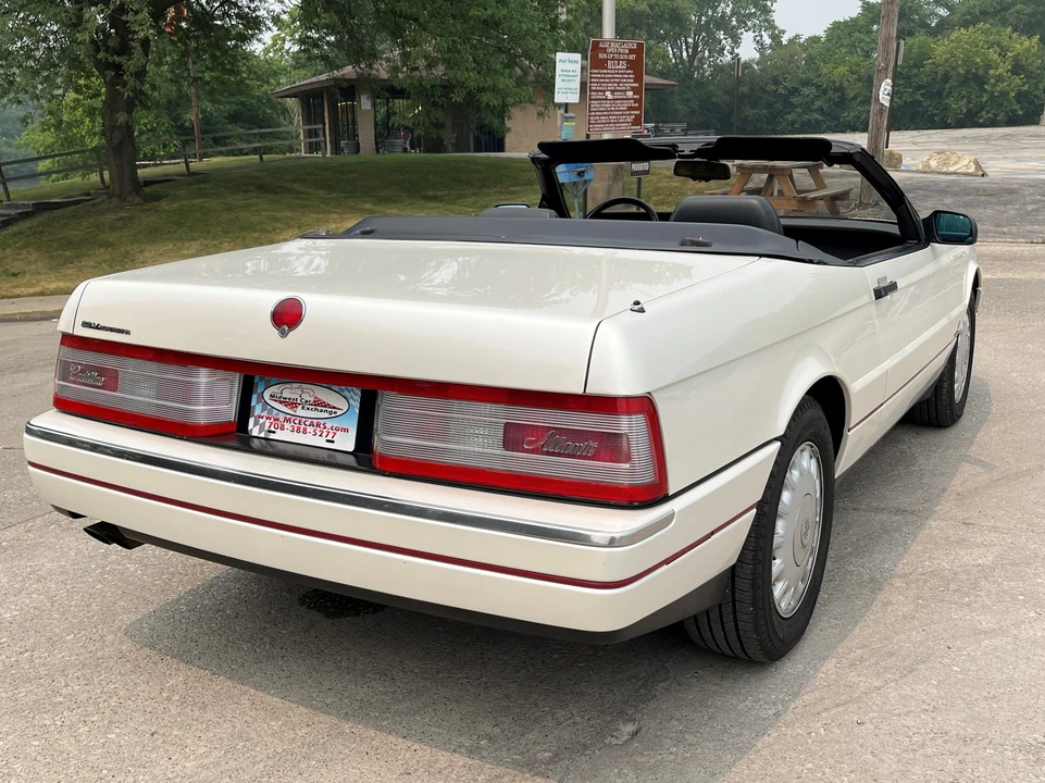 1993 Cadillac Allante - Image 18 of 31