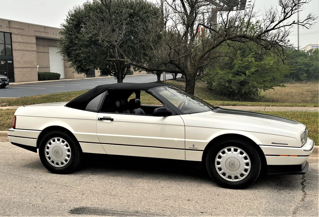 1993 Cadillac Allante - Image 30 of 31