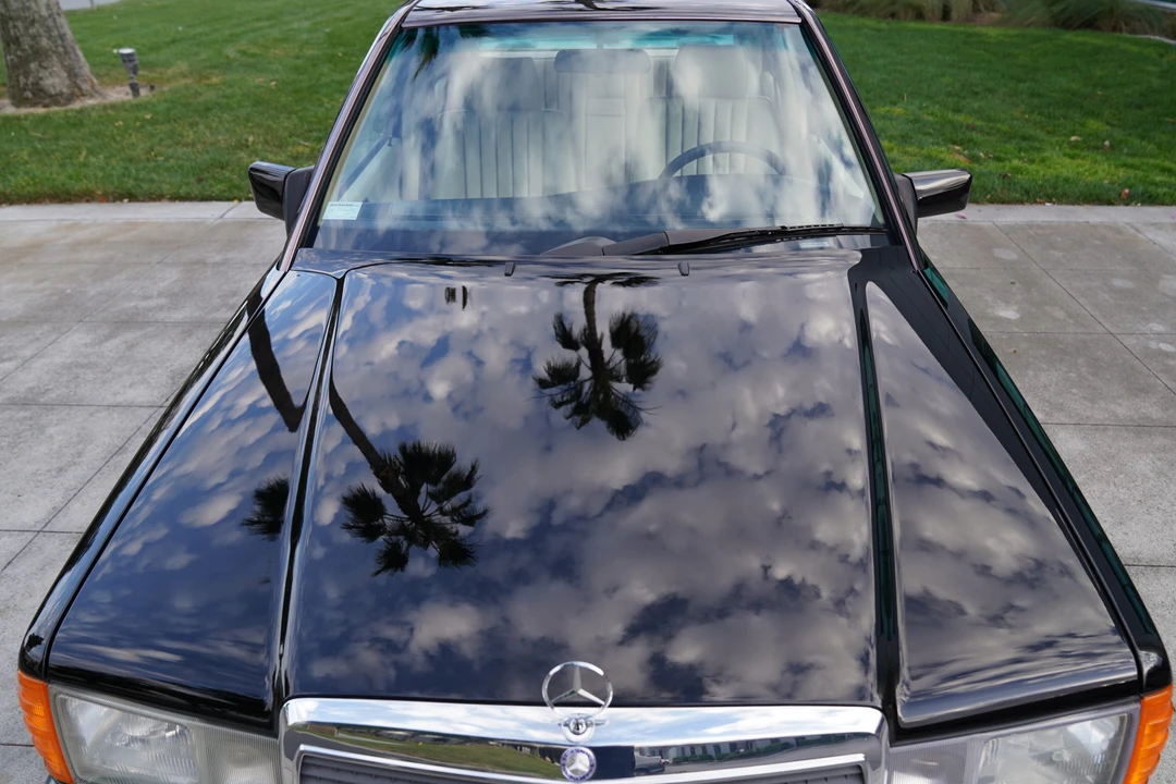 1993 Mercedes-Benz 190E - Image 17 of 31