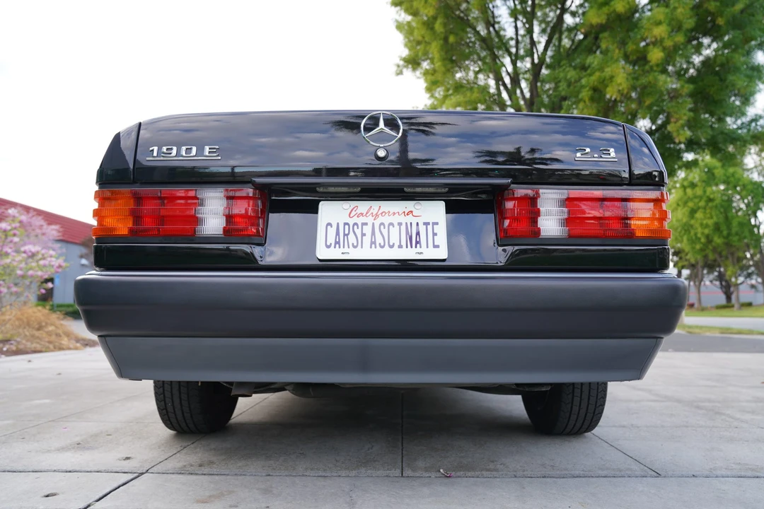 1993 Mercedes-Benz 190E - Image 13 of 31
