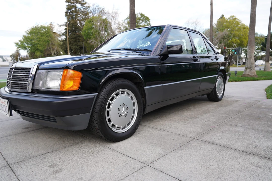 1993 Mercedes-Benz 190E - Image 15 of 31
