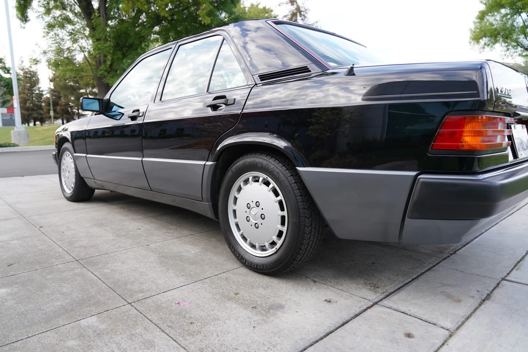 1993 Mercedes-Benz 190E - Image 14 of 31