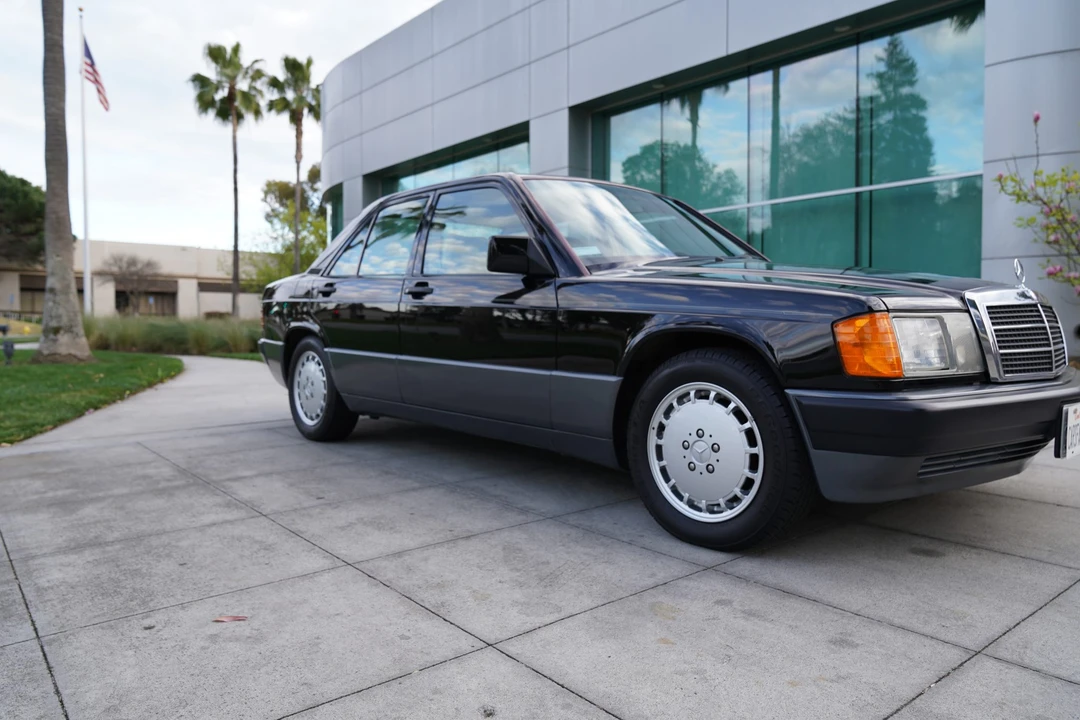 1993 Mercedes-Benz 190E - Image 11 of 31