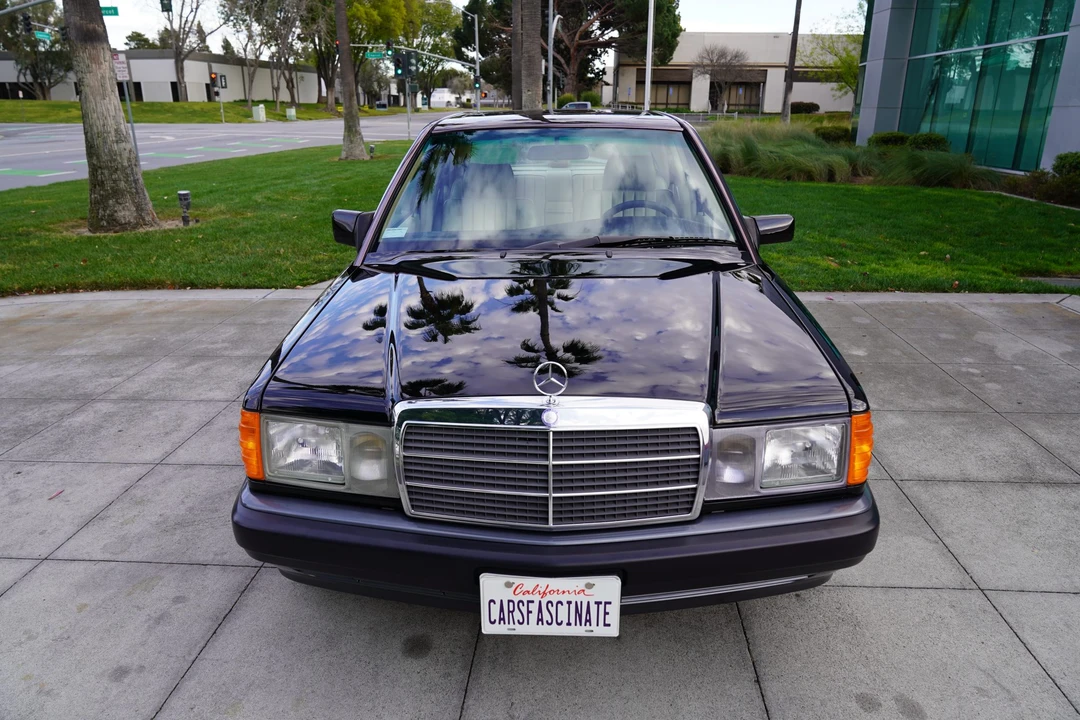 1993 Mercedes-Benz 190E - Image 10 of 31