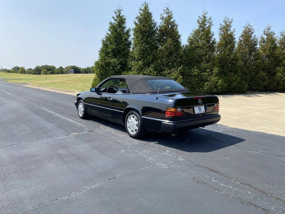 1993 Mercedes-Benz W124 E-Class - Image 11 of 31