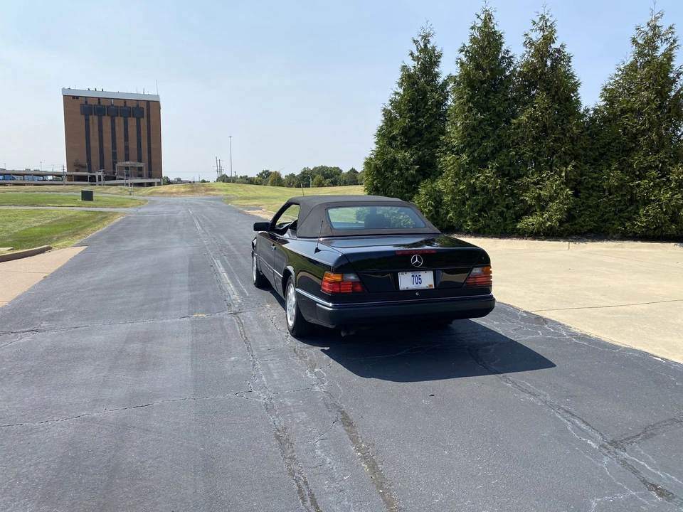 1993 Mercedes-Benz W124 E-Class - Image 12 of 31