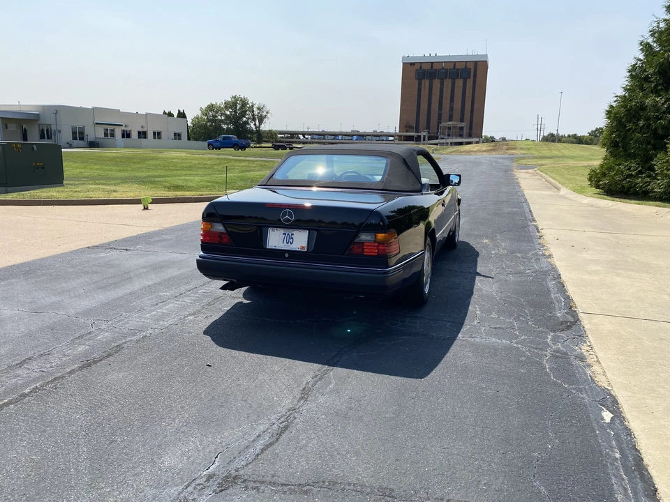 1993 Mercedes-Benz W124 E-Class - Image 14 of 31