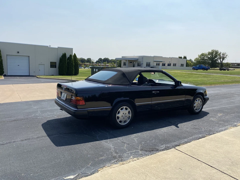 1993 Mercedes-Benz W124 E-Class - Image 16 of 31