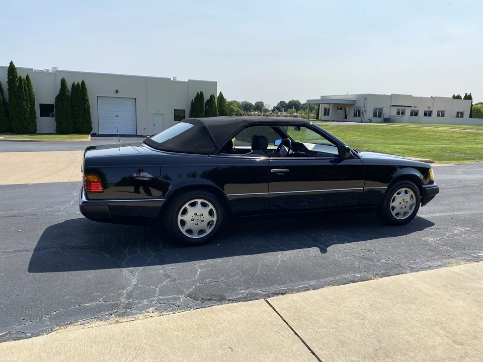 1993 Mercedes-Benz W124 E-Class - Image 17 of 31
