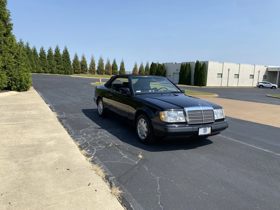 1993 Mercedes-Benz W124 E-Class - Image 2 of 31