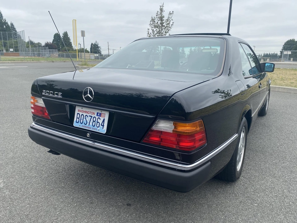 1993 Mercedes-Benz W124 E-Class - Image 6 of 31