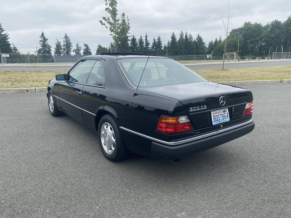 1993 Mercedes-Benz W124 E-Class - Image 9 of 31