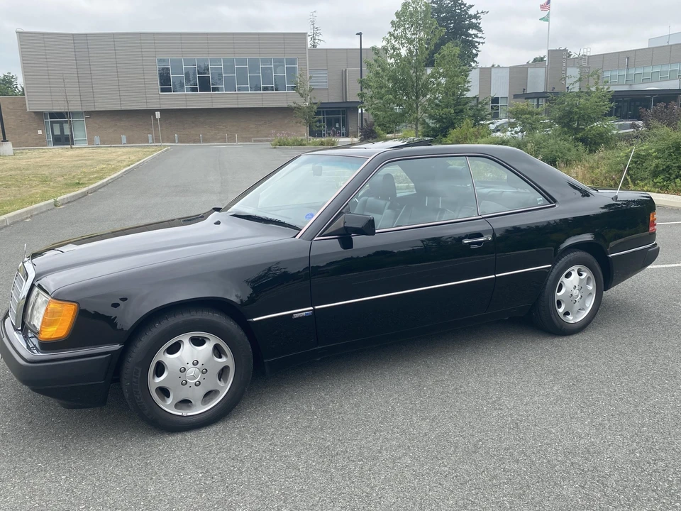 1993 Mercedes-Benz W124 E-Class - Image 2 of 31