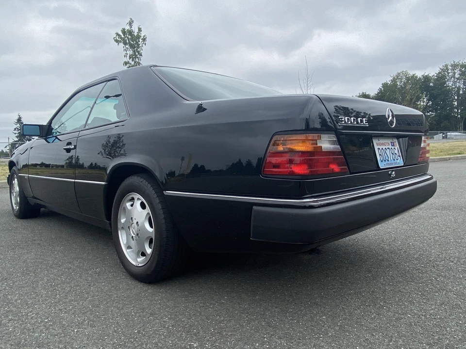 1993 Mercedes-Benz W124 E-Class - Image 8 of 31