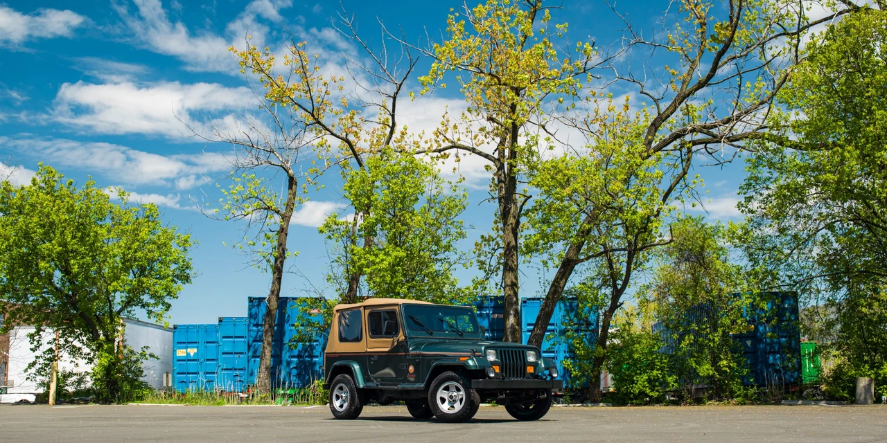 1994 Jeep YJ Wrangler - Image 24 of 31