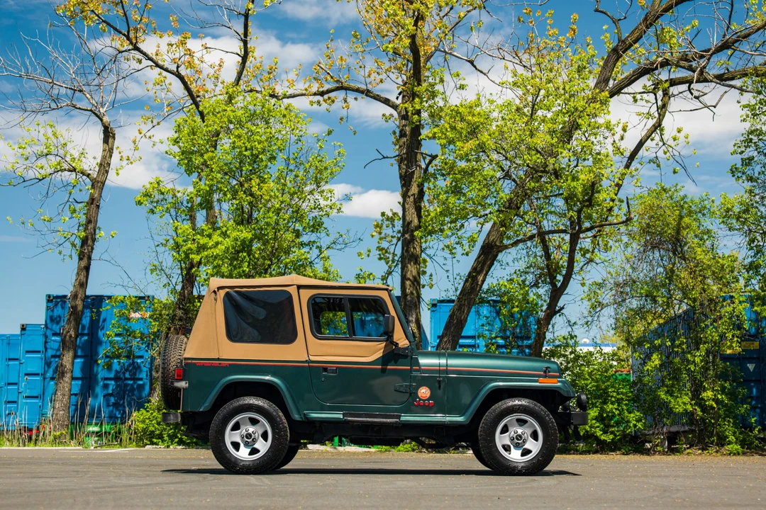 1994 Jeep YJ Wrangler - Image 23 of 31