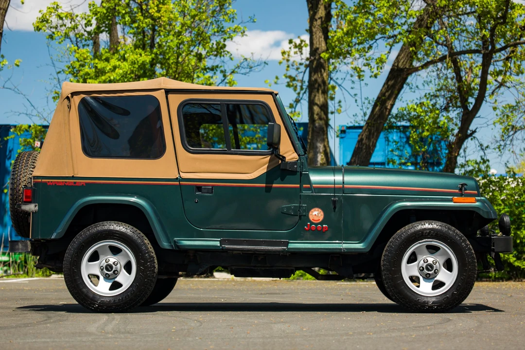 1994 Jeep YJ Wrangler - Image 20 of 31