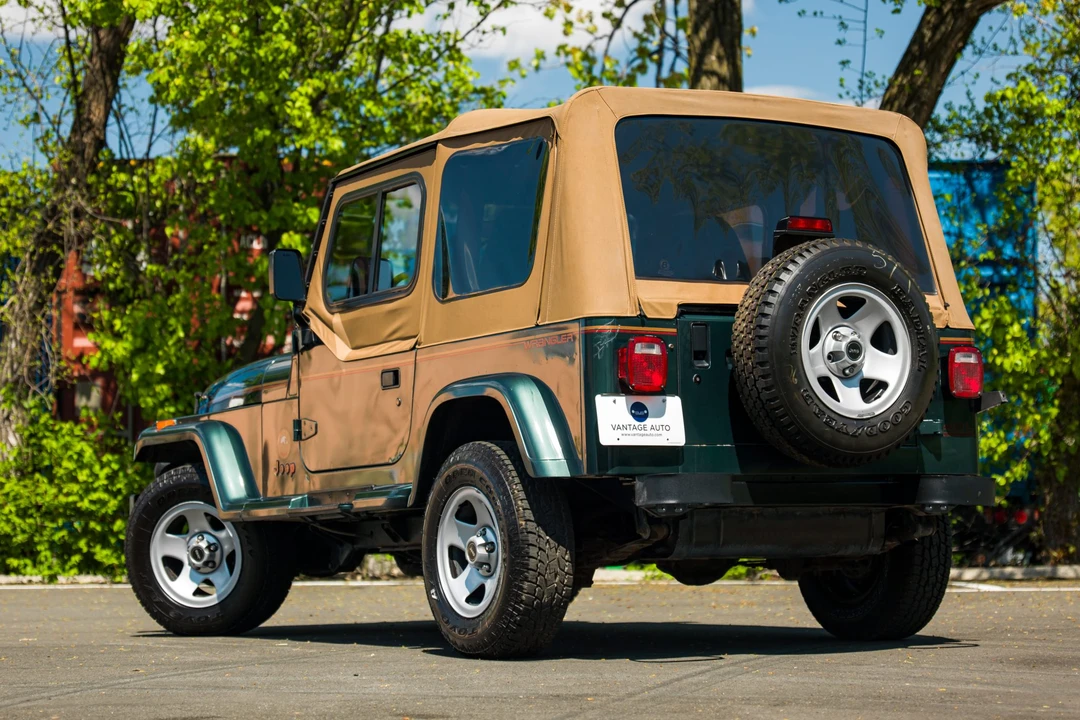 1994 Jeep YJ Wrangler - Image 13 of 31