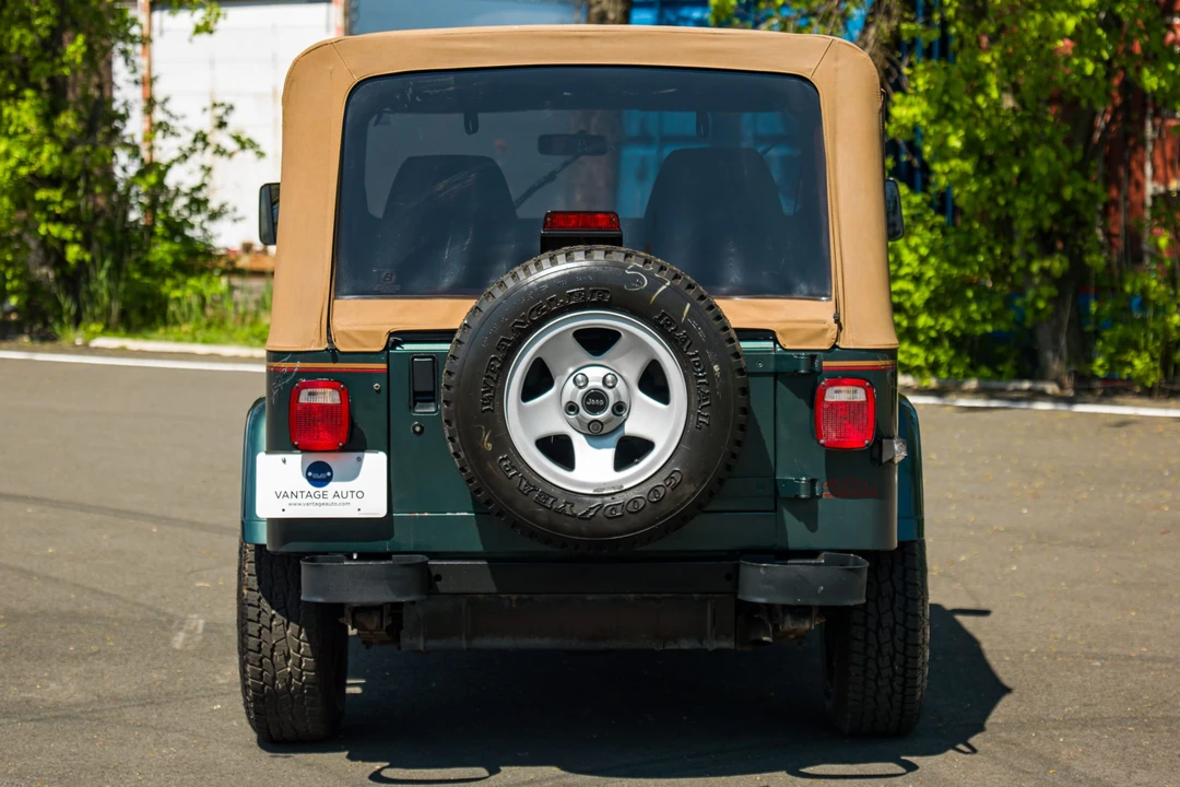 1994 Jeep YJ Wrangler - Image 15 of 31