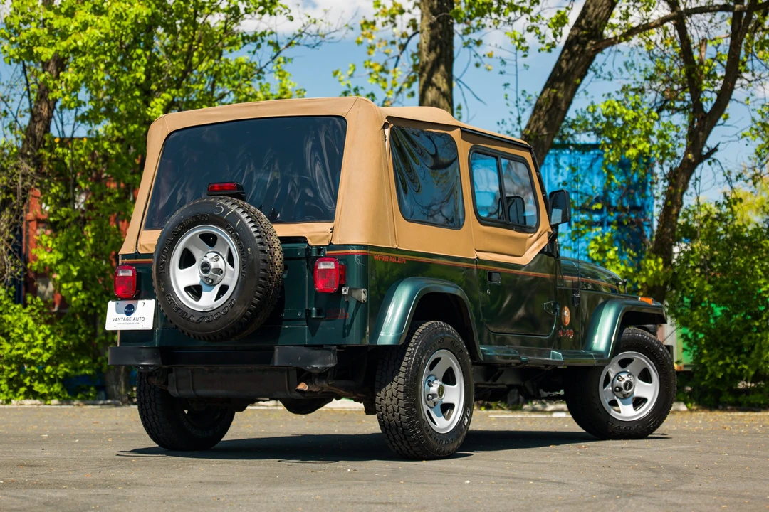1994 Jeep YJ Wrangler - Image 18 of 31